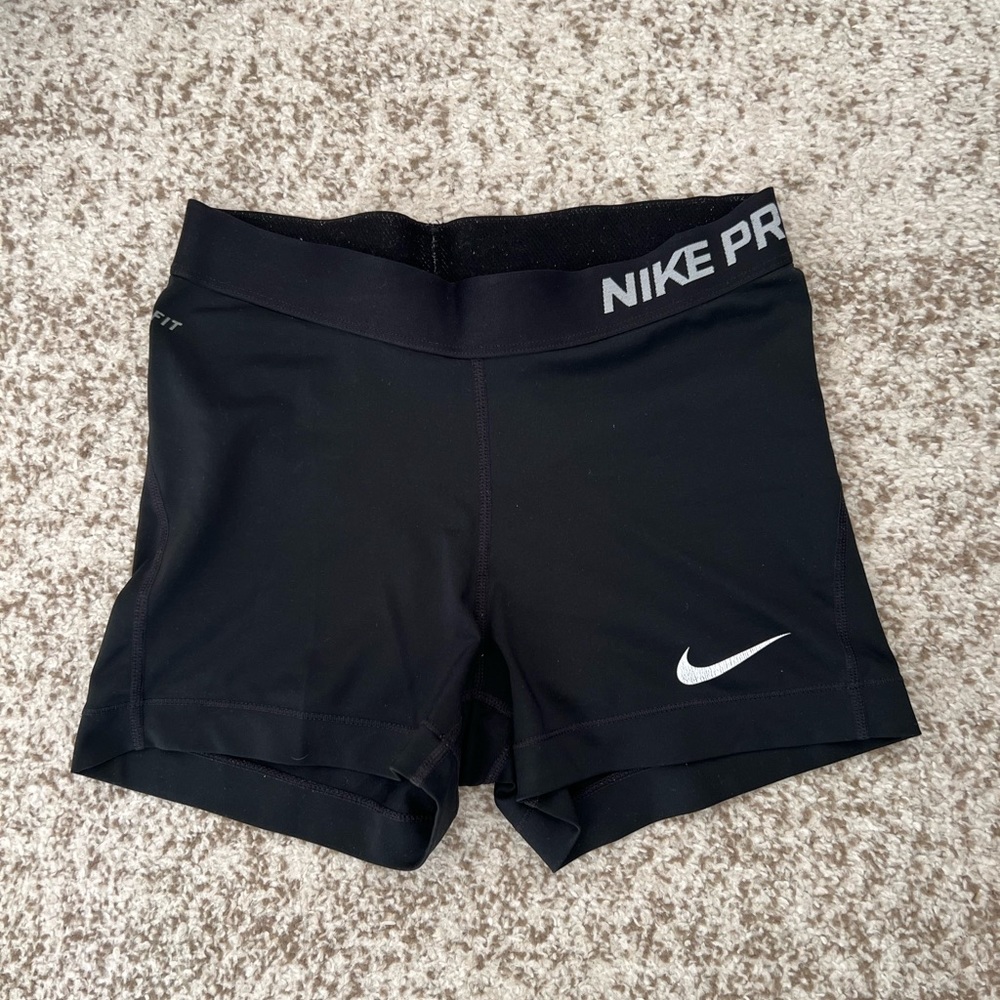Nike Pro 2.5” compression shorts